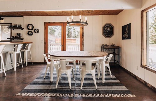 Sugarloaf Cabaña | Cozy Cottage Minutes from Big Bear Lake and Skiing
