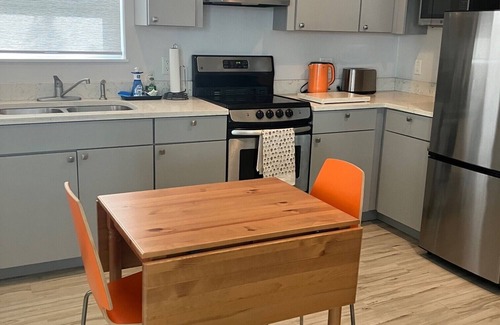 Fernandina Beach Cabaña | Cozy cottage near 6 pickleball courts & just over a mile to town or beach!
