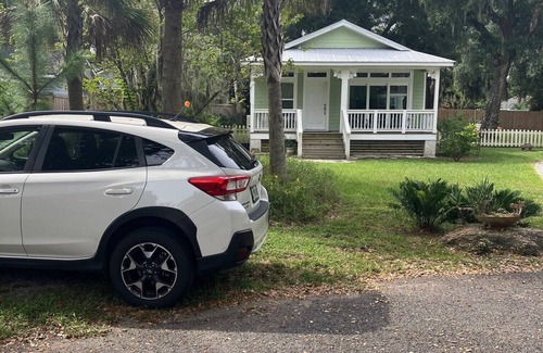 Fernandina Beach Cabaña | Cozy cottage near 6 pickleball courts & just over a mile to town or beach!