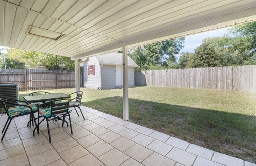 Gulfport Cabaña | Cozy Cottage Near Beach Sleeps 9