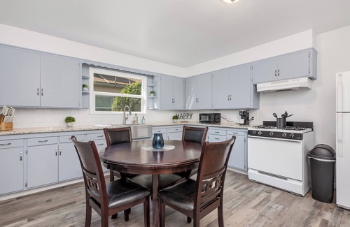 Hanford Casa | Cozy Cottage near downtown Hanford