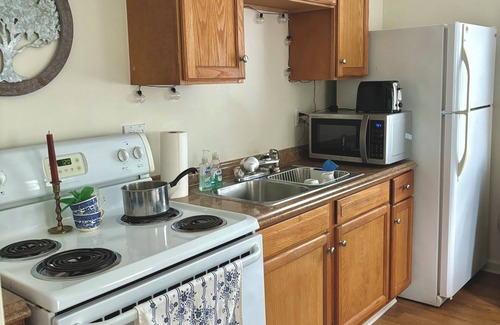 Nashville Cabaña | Cozy cottage near Nashville airport with a relaxing feel and nature views!