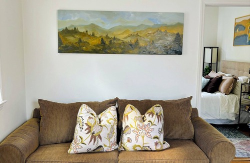 Nashville Cabaña | Cozy cottage near Nashville airport with a relaxing feel and nature views!