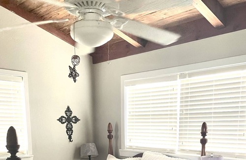 Cedar Lane Cabaña | Cozy Cottage nestled between Sargent Beach and ICW