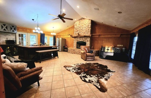 Okeechobee Cabaña | Cozy cottage on 8 acres near state park and atv trails. Pet Friendly!