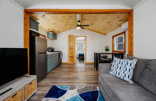 Mayfield Casa | Cozy Cottage on Arbutus Lake