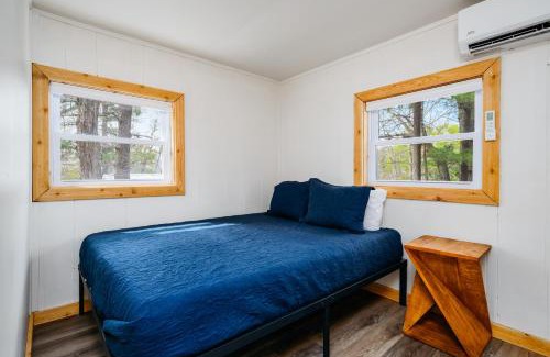 Mayfield Casa | Cozy Cottage on Arbutus Lake