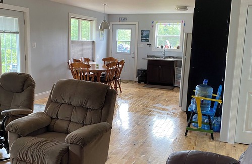 Marion Bridge Casa | Cozy cottage on the Mira River