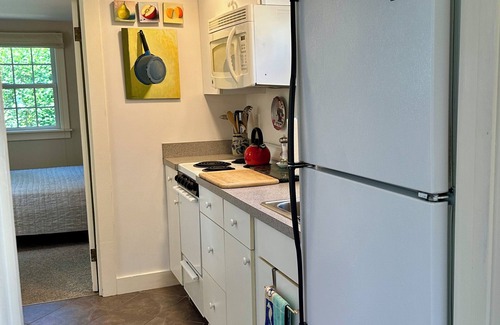 Provincetown Cabaña | Cozy Cottage on Central