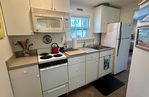 Provincetown Cabaña | Cozy Cottage on Central