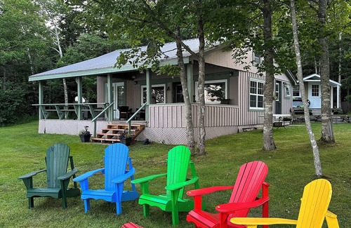 Hampton Cabaña | Cozy cottage on Rumsey Lake, for your family vacation!