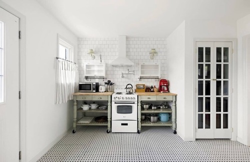 Washington Cabaña | Cozy cottage on Sprawling 55 Acre Horse Farm