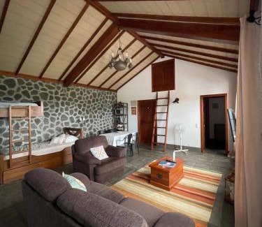 Praia da Vitoria Casa | Cozy Cottage
