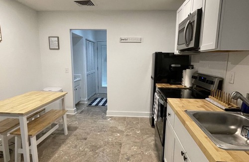 St. Simons Island Cabaña | Cozy cottage - quiet area - near attractions