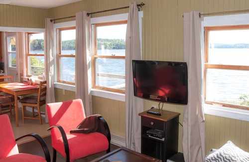 Guysborough County Cabina | Cozy cottage right on the water