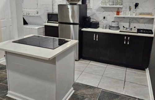 Union City Cabaña | Cozy Cottage Secure Private Parking & Patio, & Easy Access to Atlanta Airport