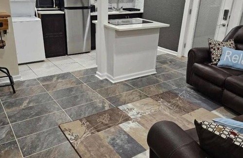 Union City Cabaña | Cozy Cottage Secure Private Parking & Patio, & Easy Access to Atlanta Airport