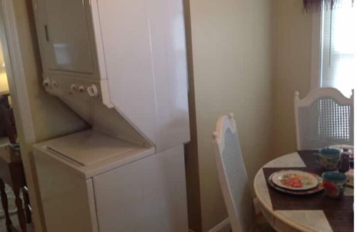 Stoneville Casa | Cozy Cottage - travelers or contract workers welcome