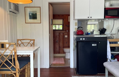 Eastham Cabaña | Cozy Cottage