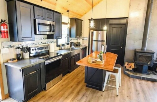 Mount Hood Village Cabaña | Cozy Cottage near Mt. Hood