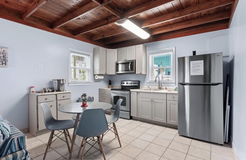 Crescent Beach Cabaña | Cozy Cottage! Best 2nd row location in North Myrtle Beach!