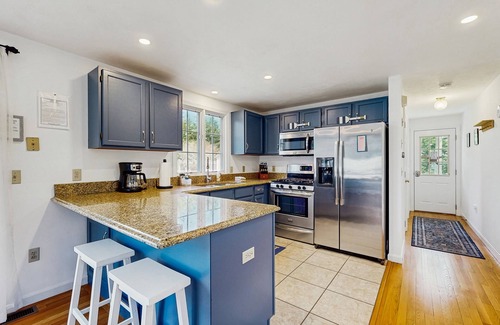 Yarmouth Port Casa | Cozy cottage w/ game room & yard: close to beaches & entertainment