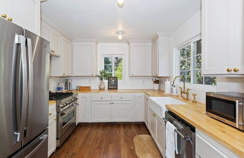 Lake Arrowhead Cabaña | Cozy Cottage w/ Lake Access near Village in Lake Arrowhead