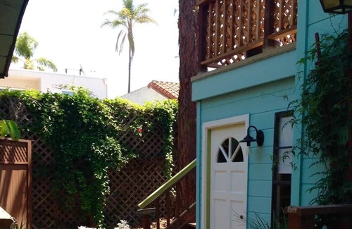 Oak Park Cabaña | Cozy Cottage/Walk Downtown/Bikes/Deck/Full Kitchen