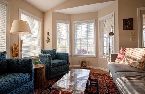 Robbinsville Casa | Cozy Cottage with a Jacuzzi in the Snowbird Mountain Range with Views of Lake Santeetlah, North Carolina