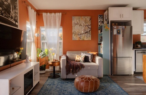 City Heights Cabaña | Cozy cottage with hot tub in secret garden near canyons trails, City Heights