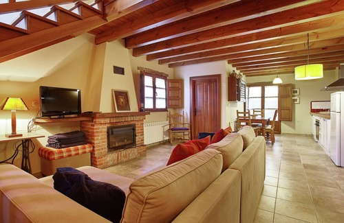 Pruneda Apartamento | Casa en Nava con Piscina y Terraza