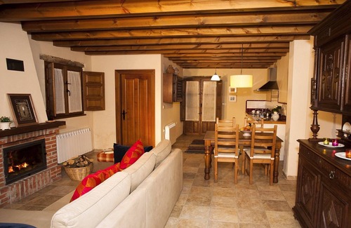 Pruneda Apartamento | Casa en Nava con Piscina y Terraza
