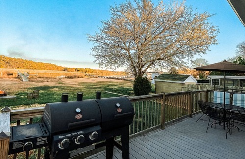 Cambridge Cabaña | Cozy Cottage with Private Dock- Chesapeake Bay/ Cambridge (Pet-Friendly)