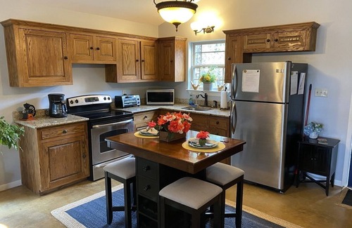 Wimberley Cabina | Cozy Cottage with Private pool, Private Hot Tub and Internet
