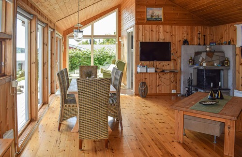 Stokke Casa | Alojamiento de 4 habitaciones en Melsomvik