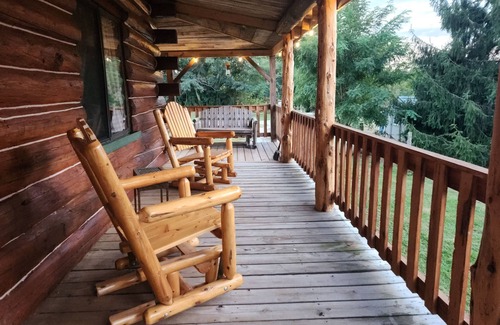 West Union Cabina | Cozy Country Cabin close to West Union!