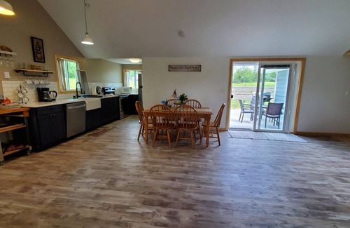 Mongaup Valley Cabaña | Cozy Country Cottage close to Bethel Woods (with Home Office and Family Games)