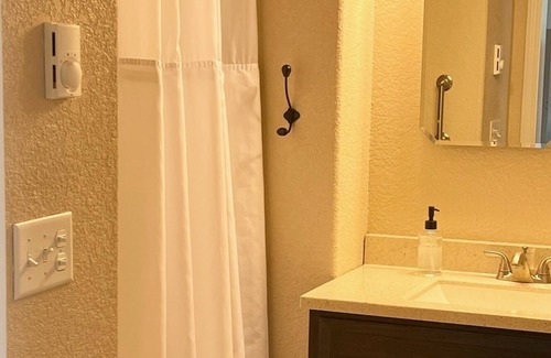Hermosa Cabaña | Cozy Country Cottage in the Black Hills of SD! Minutes from Custer State Park!