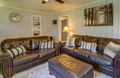 Arapahoe Casa | Cozy Country Getaway in Grantsboro Near Beaches!