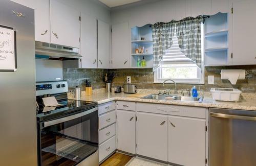 Arapahoe Casa | Cozy Country Getaway in Grantsboro Near Beaches!