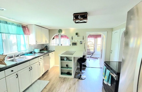 Irving Casa | Cozy Country Home. 5 minutes from Sunset Bay Beach!