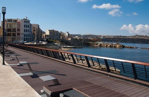 Qawra Apartamento | Cozy Couples Apartment in Qawra