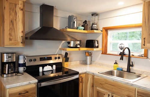 Montgomery Cabina | Cozy Couples Cabin