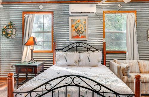 Canyon Lake Apartamento | Cozy Couples Cottage with View Near Canyon Lake!