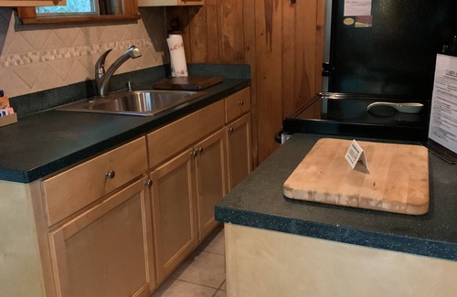 Twinbrook Cabina | Cozy Couples Creekside Cabin at TwinBrook Resort - Post-Helene Update!