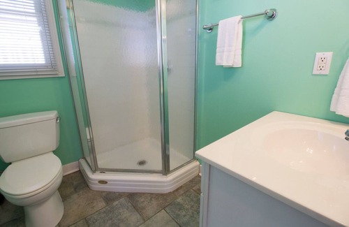 Michigan City Casa | Las parejas escapada! Cortas estancias posibles. Estudio con Queen + bañera de hidromasaje en Beachwalk