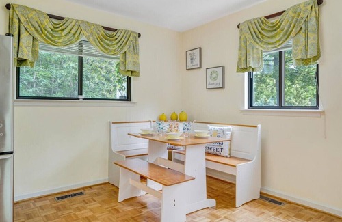 Moneta Casa | Cozy Cove- Fenced yard for your dog and calm waters to swim for the family