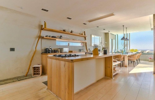 Cape Town Villa | Cozy Cove Villa in Camps Bay