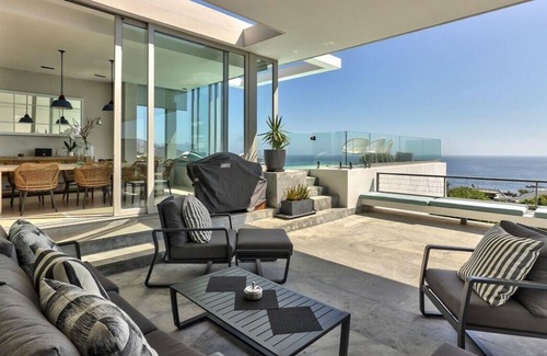 Cape Town Villa | Cozy Cove Villa in Camps Bay