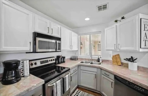 Paradise Valley Village Condominio | Cozy Cowboy Condo